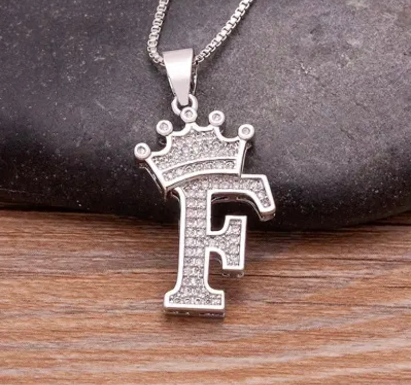 Custom Halskette Silber mit Buchstaben Krone (mit deinem Wunschnamen, exklusive für dich angefertigt)