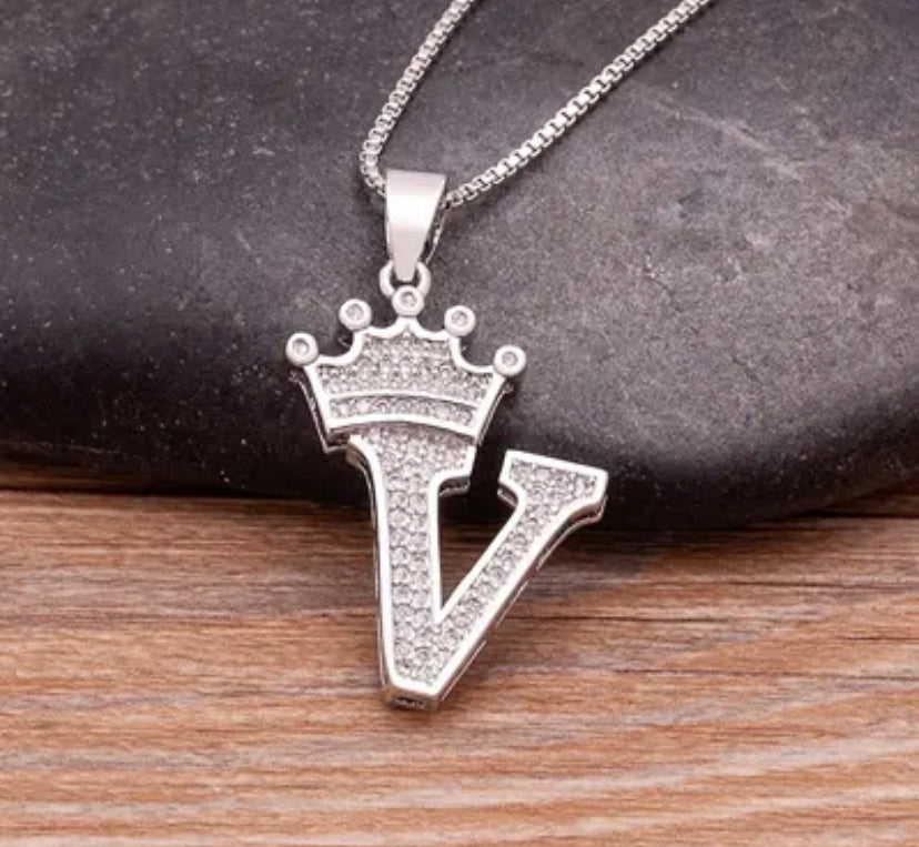 Custom Halskette Silber mit Buchstaben Krone (mit deinem Wunschnamen, exklusive für dich angefertigt)
