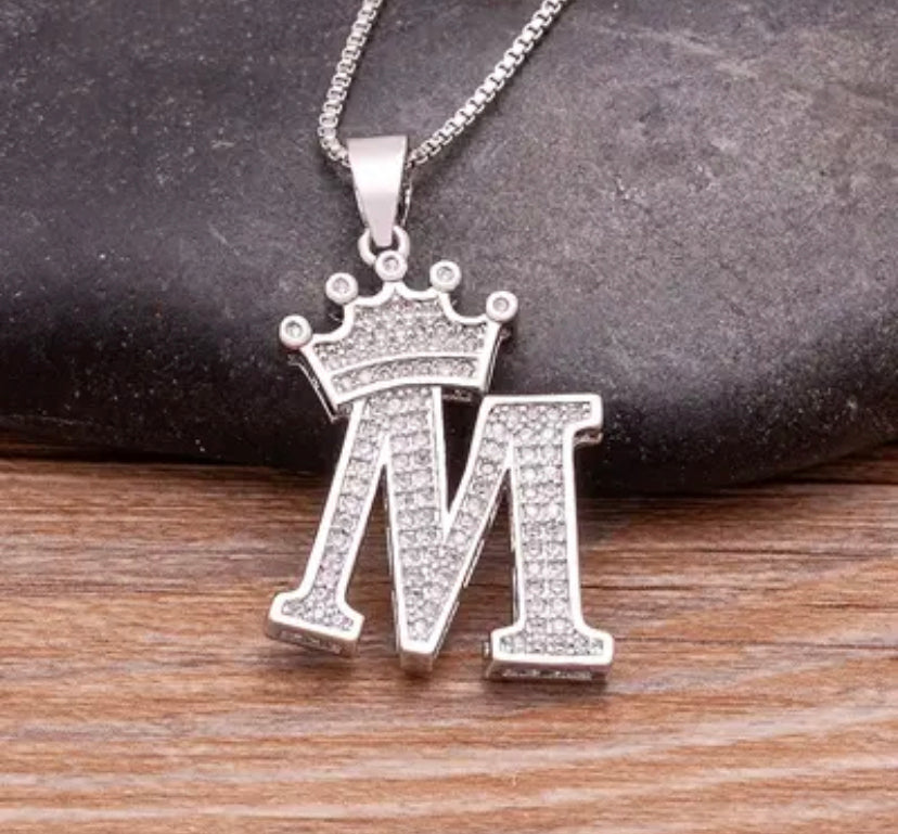 Custom Halskette Silber mit Buchstaben Krone (mit deinem Wunschnamen, exklusive für dich angefertigt)
