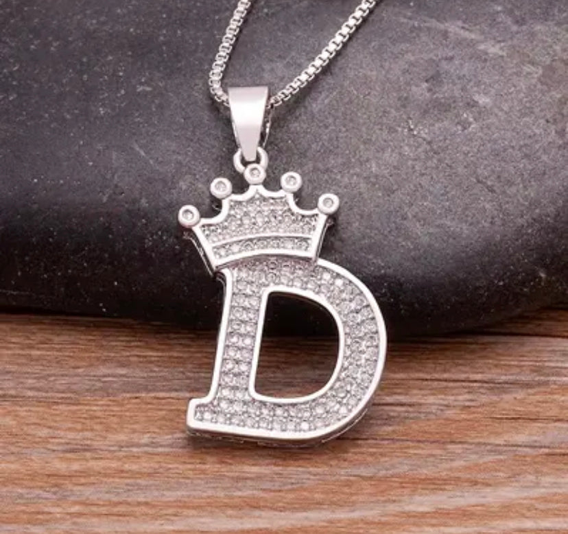 Custom Halskette Silber mit Buchstaben Krone (mit deinem Wunschnamen, exklusive für dich angefertigt)