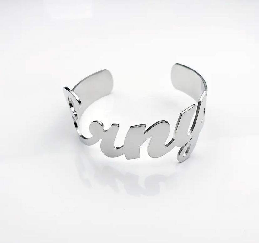 Custom Armband(mit deinem Wunschnamen, exklusive für dich angefertigt)