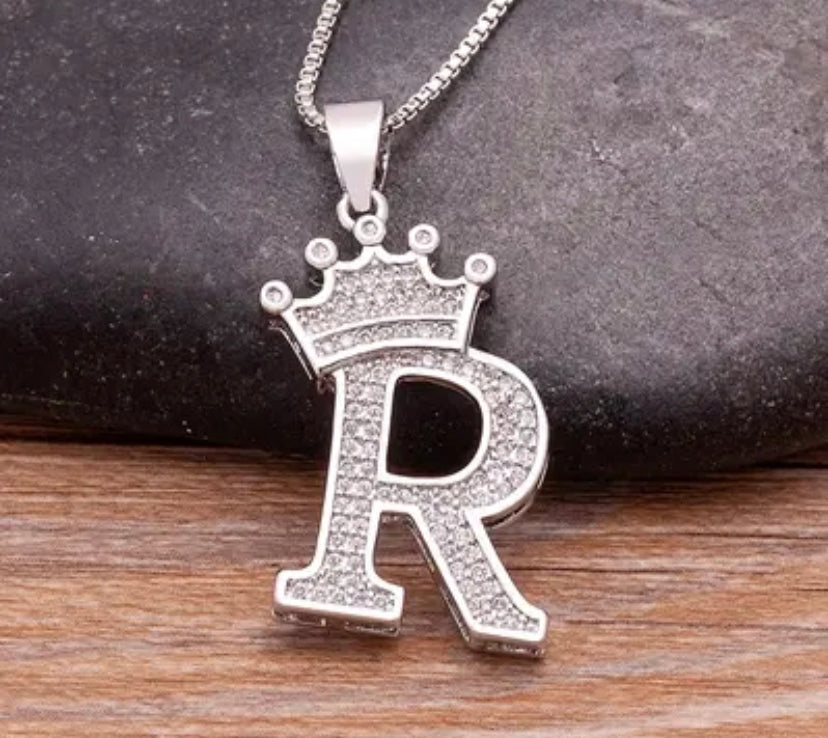 Custom Halskette Silber mit Buchstaben Krone (mit deinem Wunschnamen, exklusive für dich angefertigt)